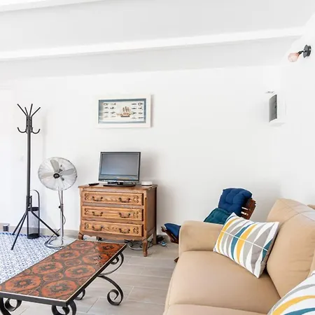 Charming House Near The City Center - 펜션 옹플뢰르