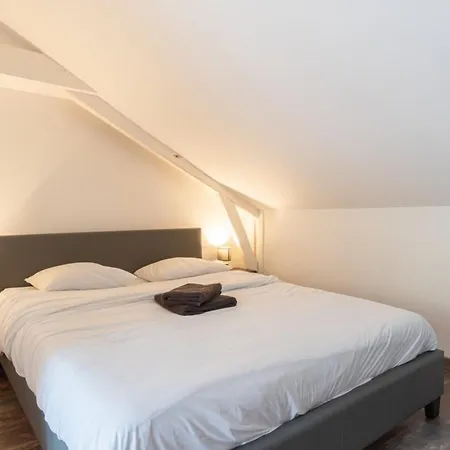 펜션 Charming House Near The City Center -